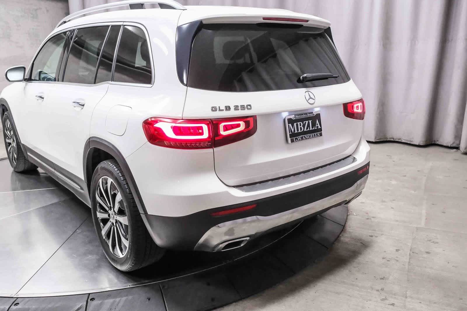 Thumbnail: 2021 Mercedes-Benz GLB - 8