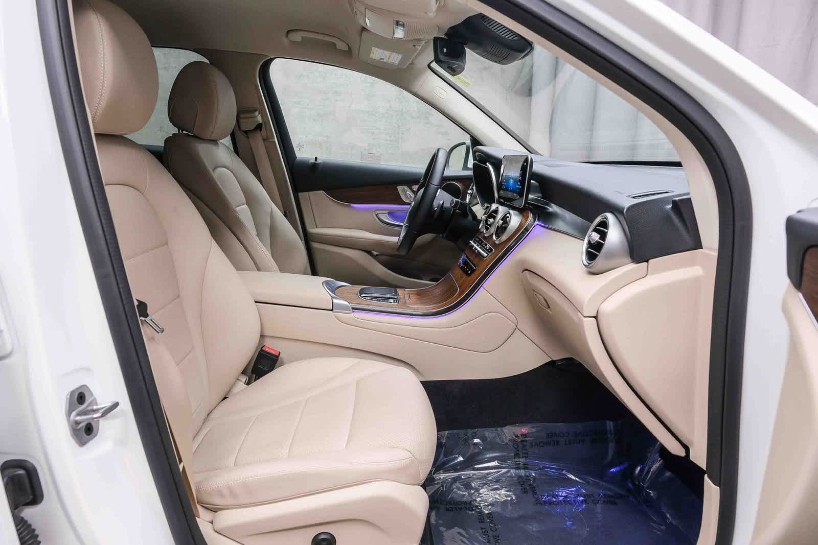 Thumbnail: 2022 Mercedes-Benz GLC - 17