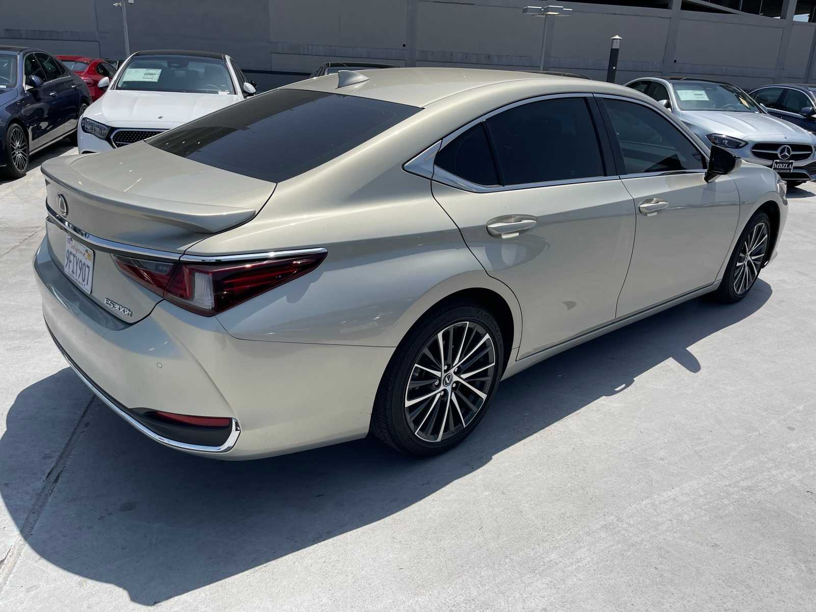 Thumbnail: 2023 Lexus ES - 3