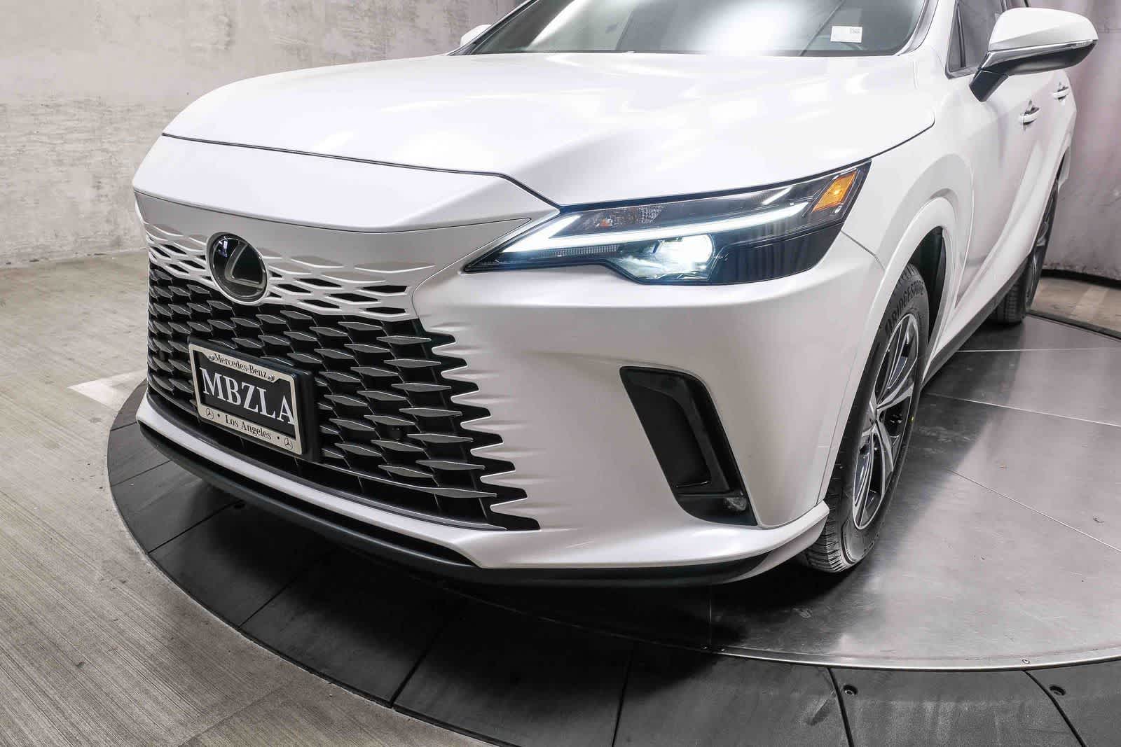 Thumbnail: 2023 Lexus RX - 9