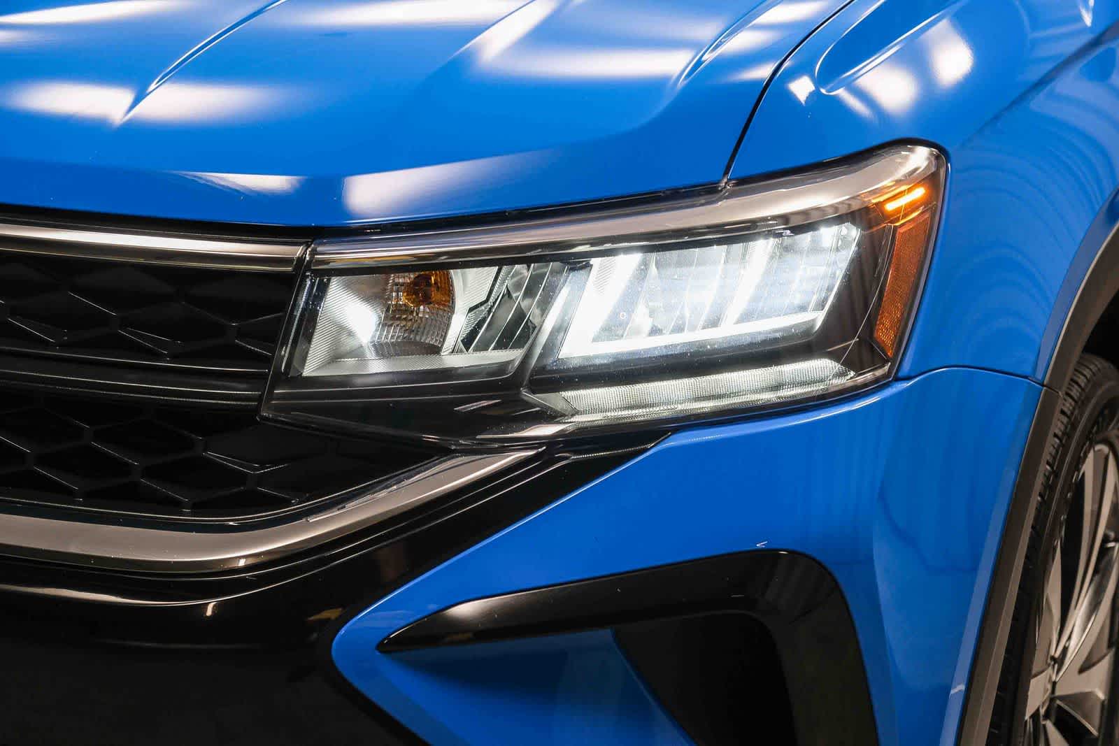 Thumbnail: 2022 Volkswagen Taos - 11