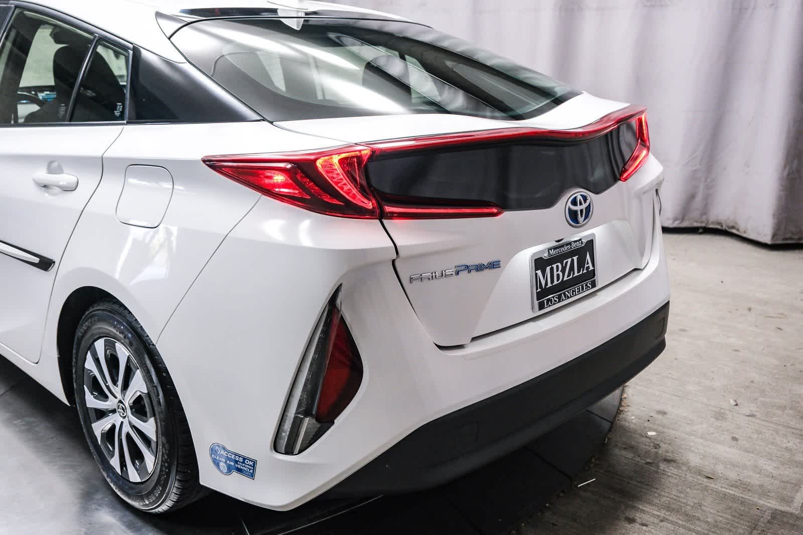 Thumbnail: 2021 Toyota Prius Prime - 8