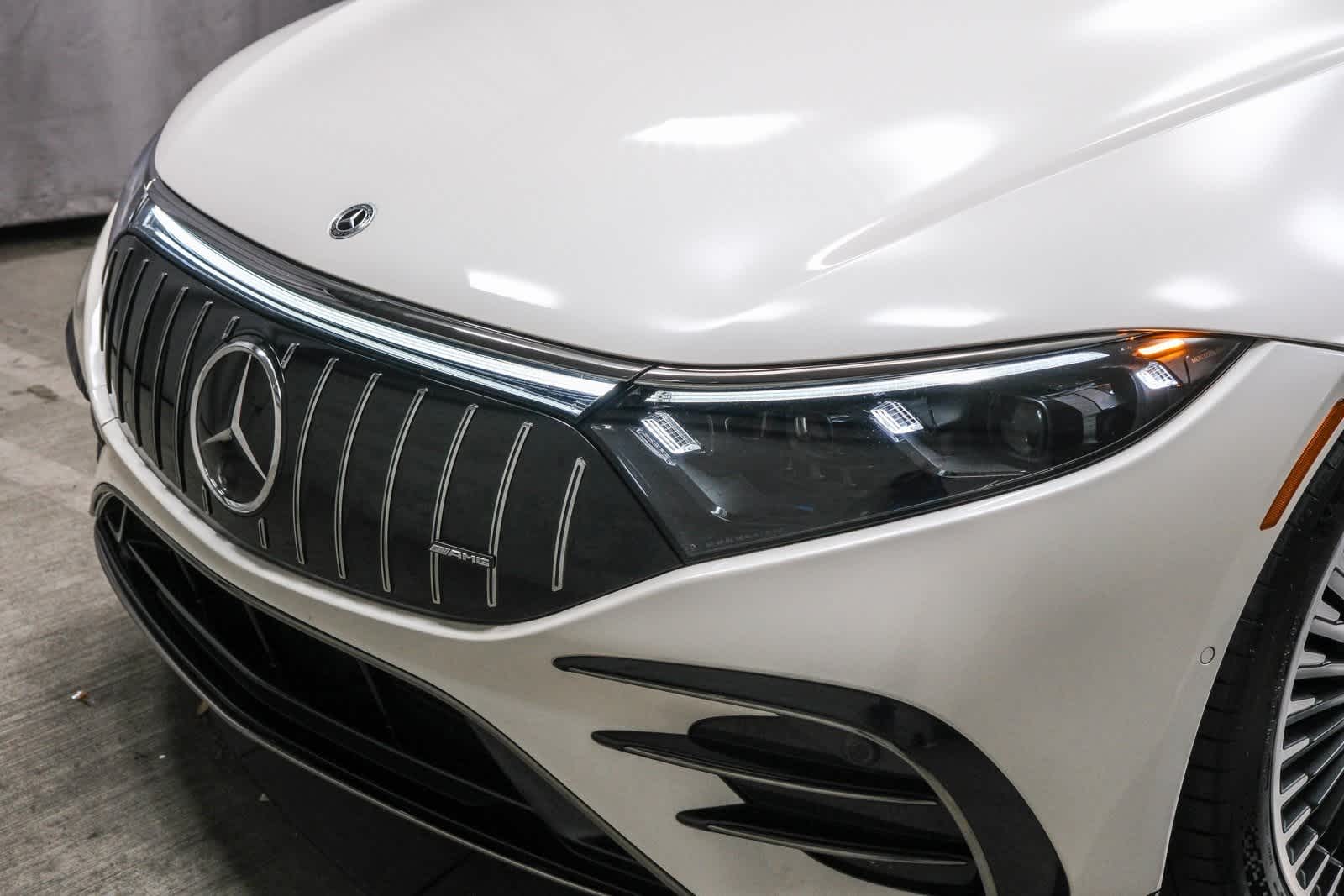 Thumbnail: 2022 Mercedes-Benz EQS - 8