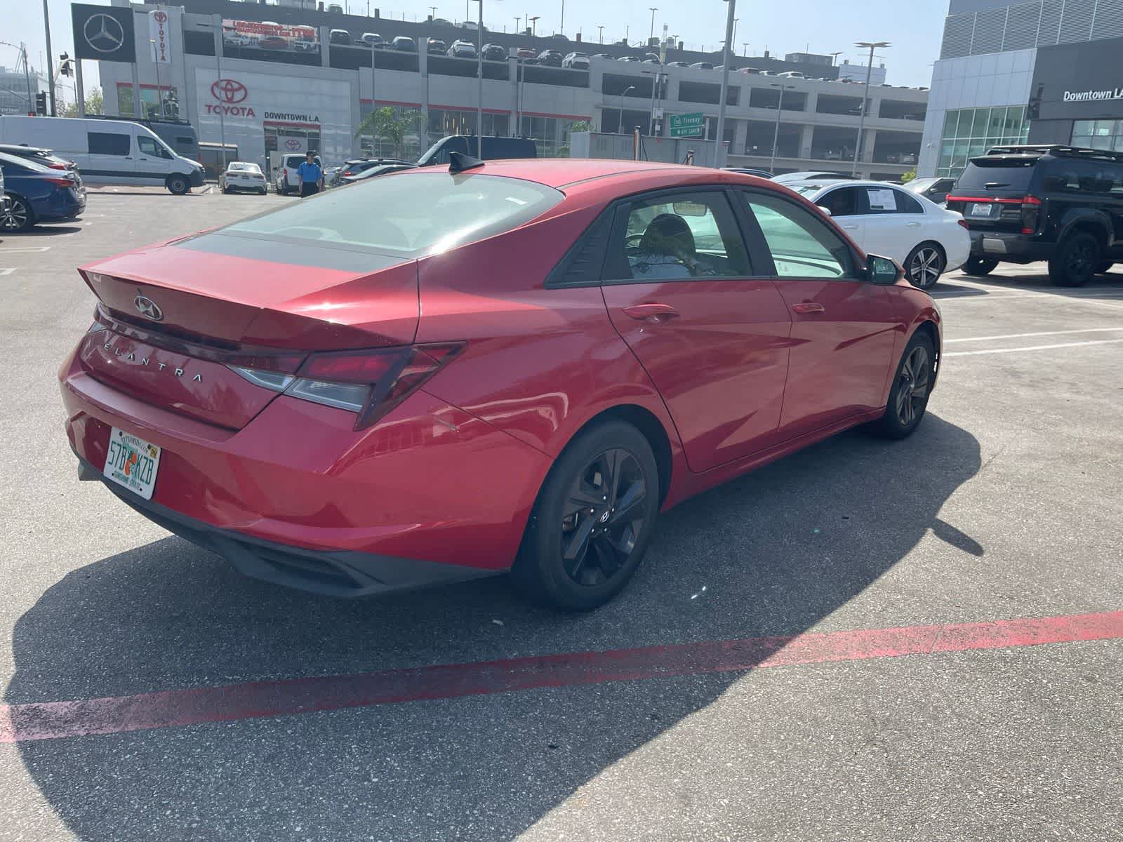 Thumbnail: 2021 Hyundai Elantra - 4