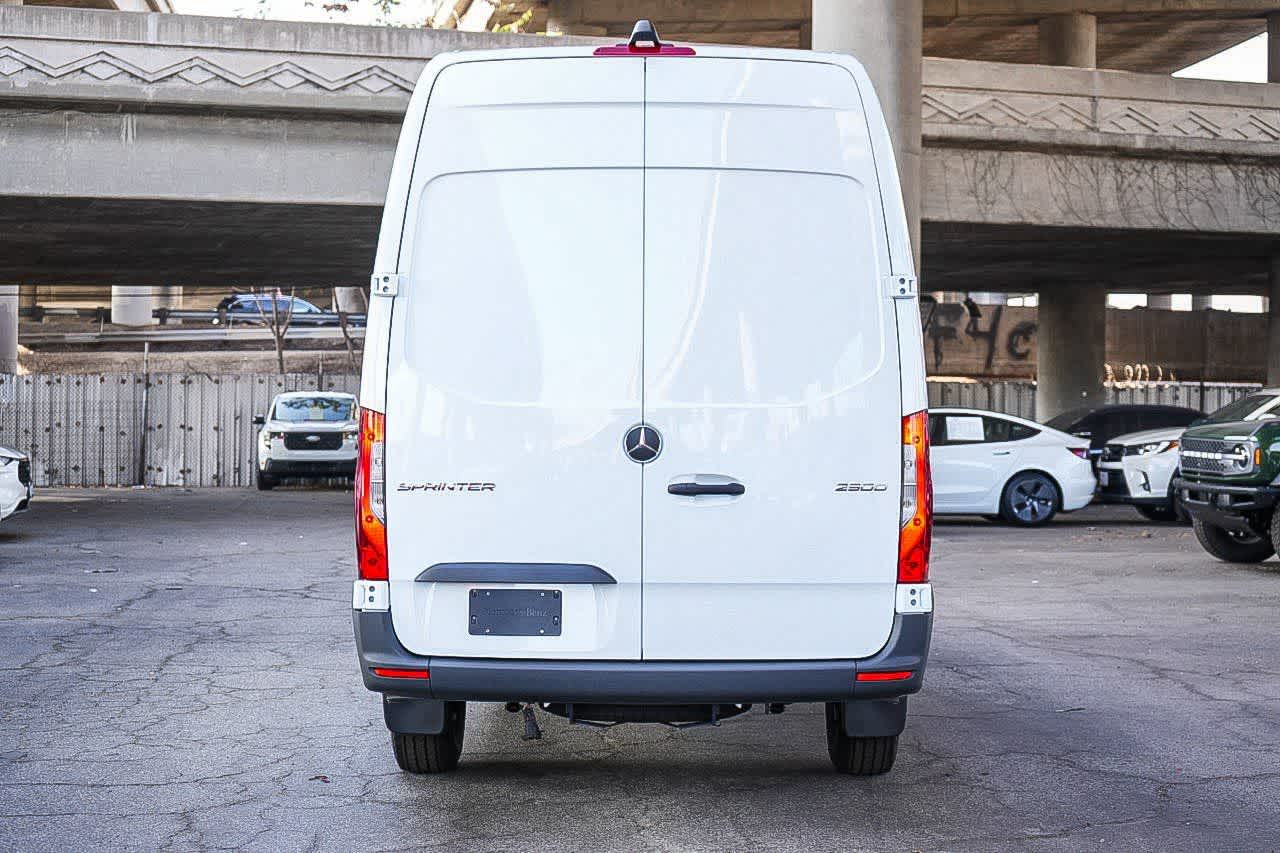 Thumbnail: 2026 Mercedes-Benz Sprinter - 7