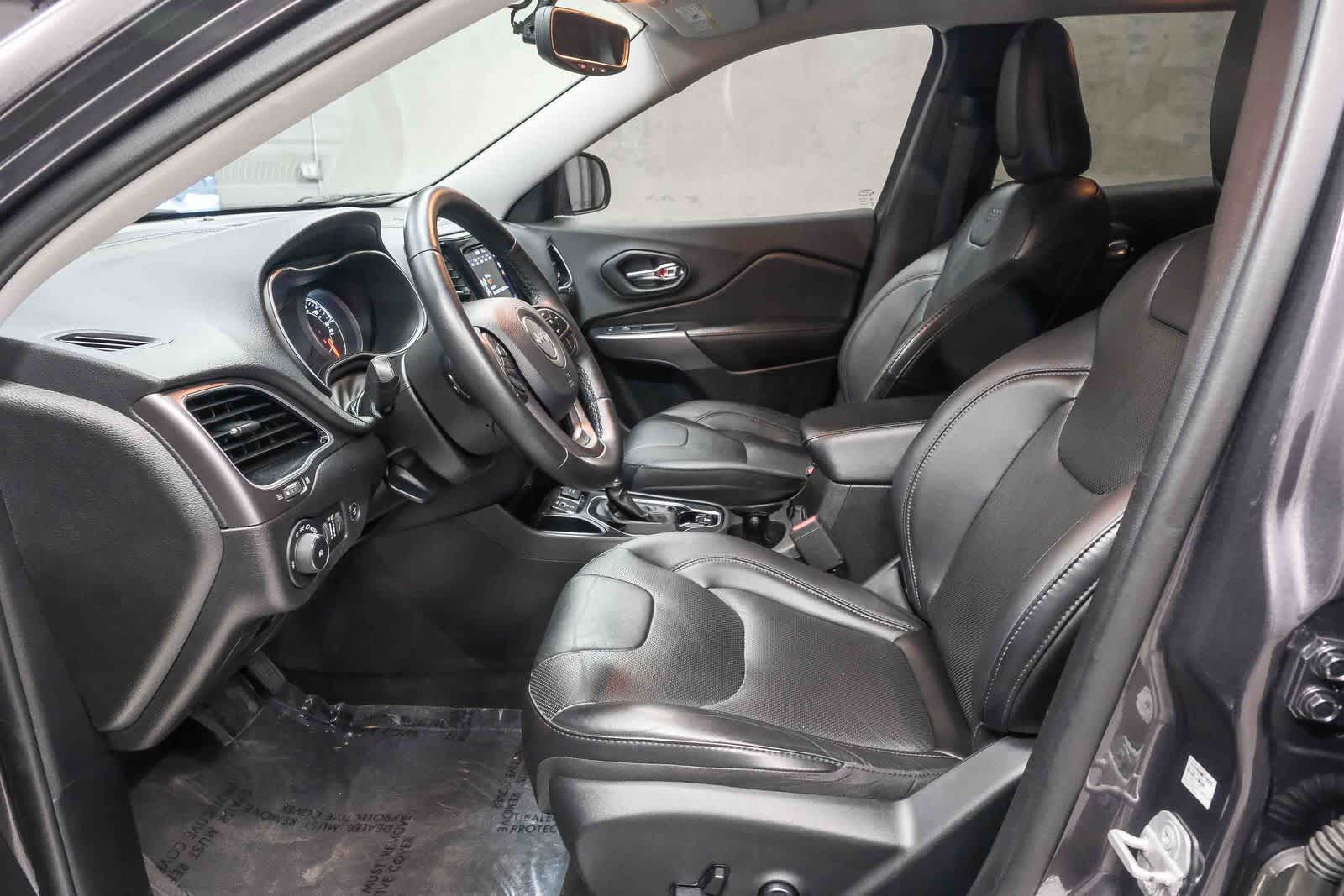 Thumbnail: 2019 Jeep Cherokee - 19