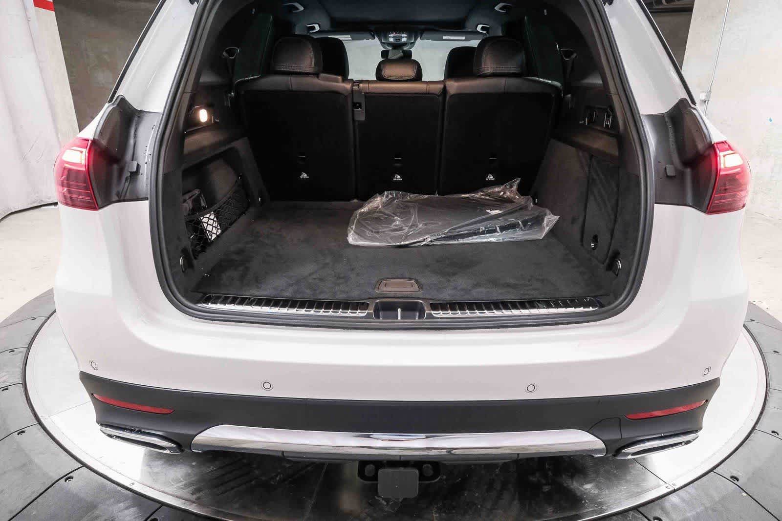 Thumbnail: 2026 Mercedes-Benz GLE - 26