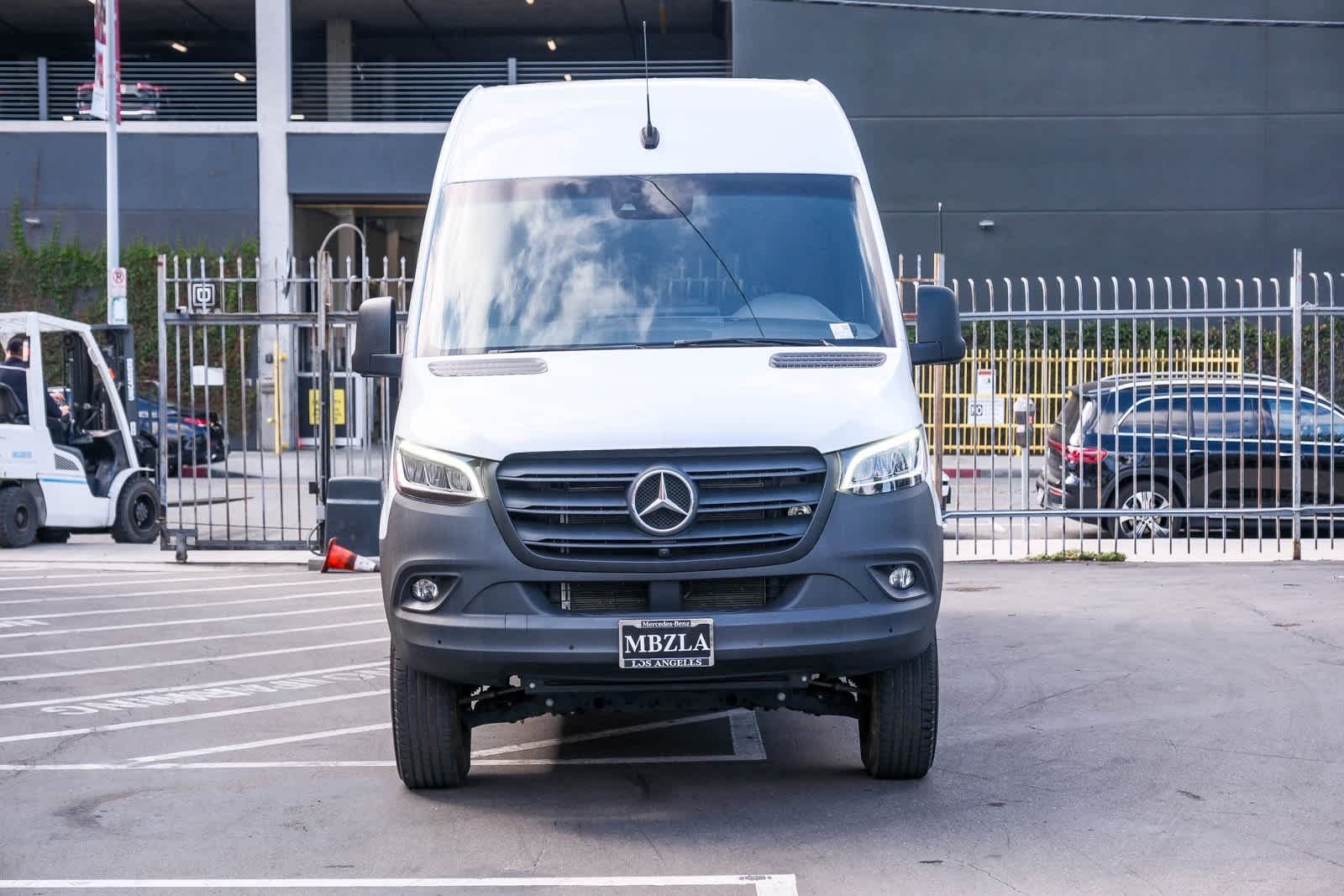 Thumbnail: 2024 Mercedes-Benz Sprinter - 2
