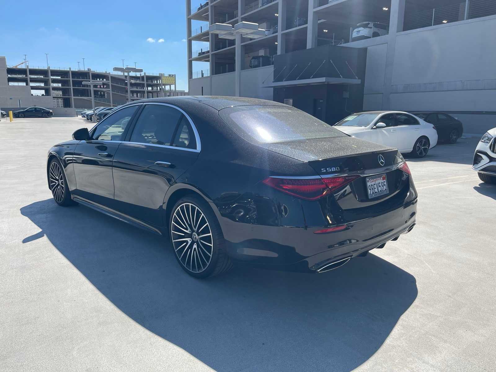 Thumbnail: 2022 Mercedes-Benz S-Class - 2