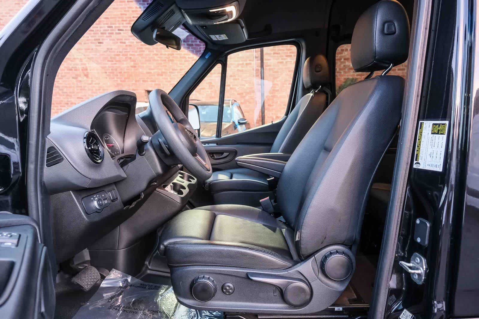 Thumbnail: 2023 Mercedes-Benz Sprinter - 17