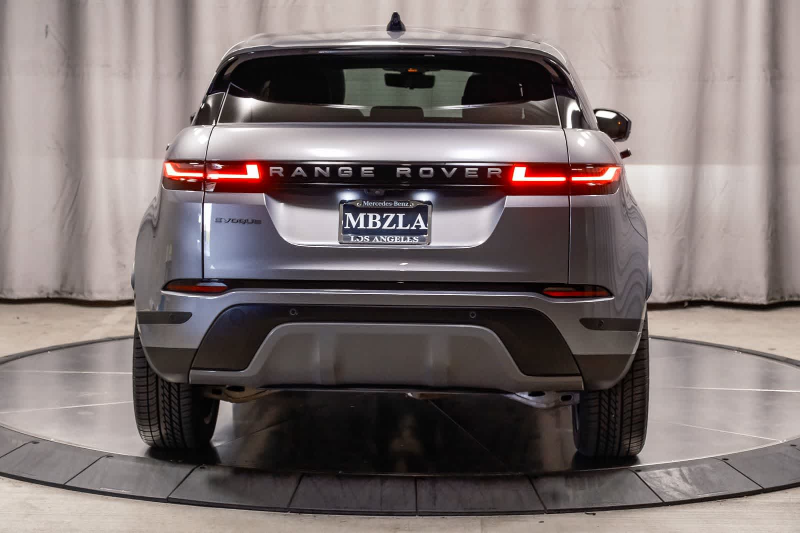 Thumbnail: 2025 Land Rover Range Rover Evoque - 3