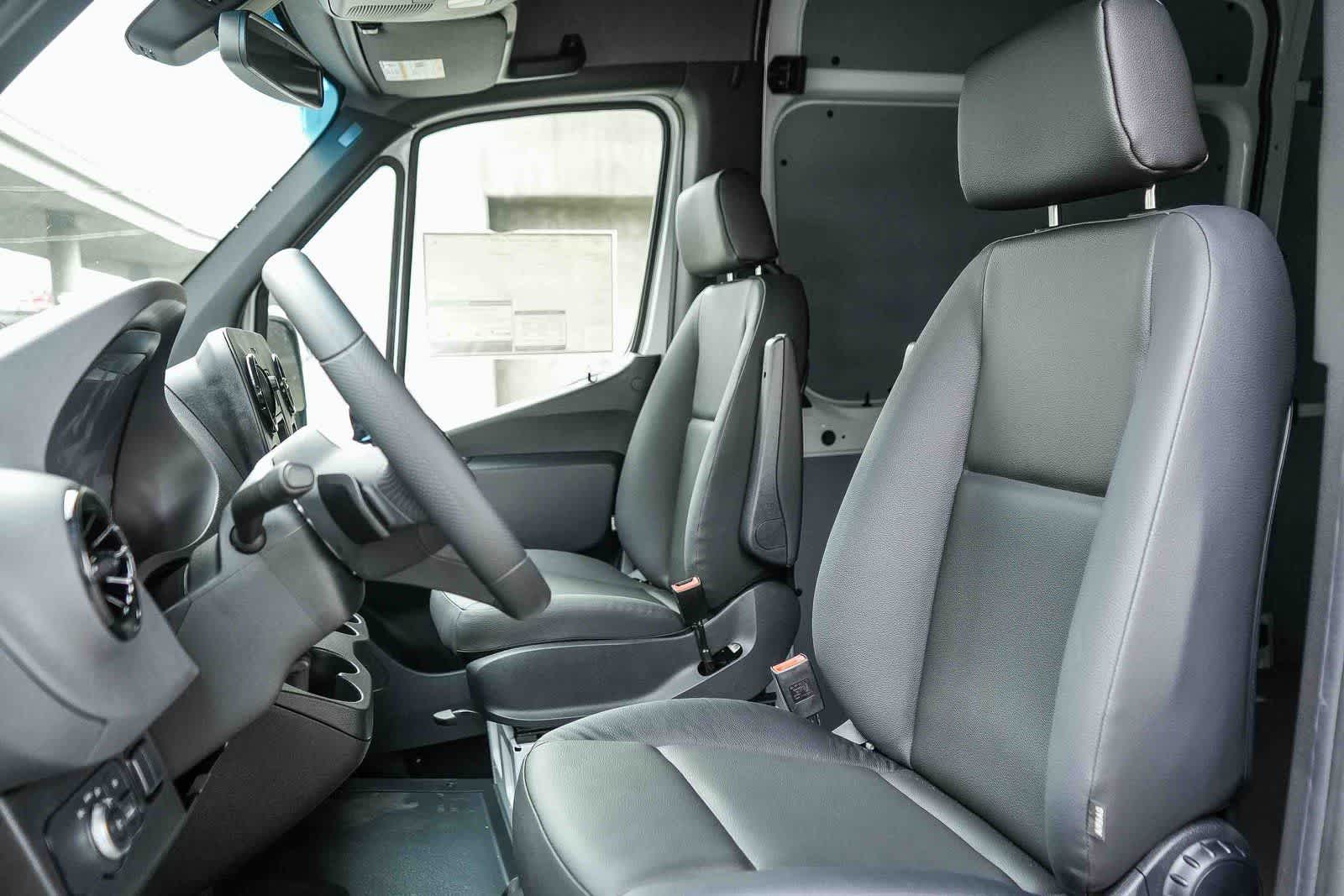 Thumbnail: 2026 Mercedes-Benz Sprinter - 17