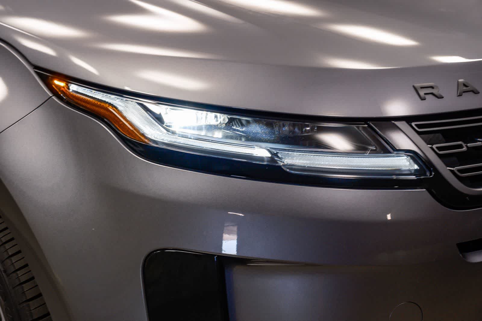 Thumbnail: 2025 Land Rover Range Rover Evoque - 14