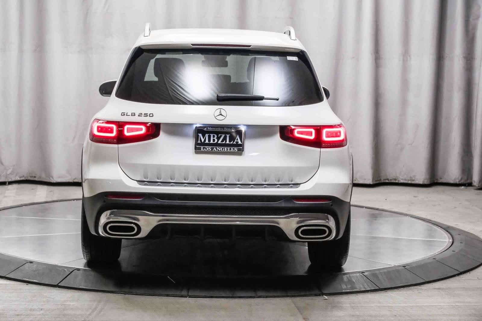 2021 Mercedes Benz GLB 250 photo 2