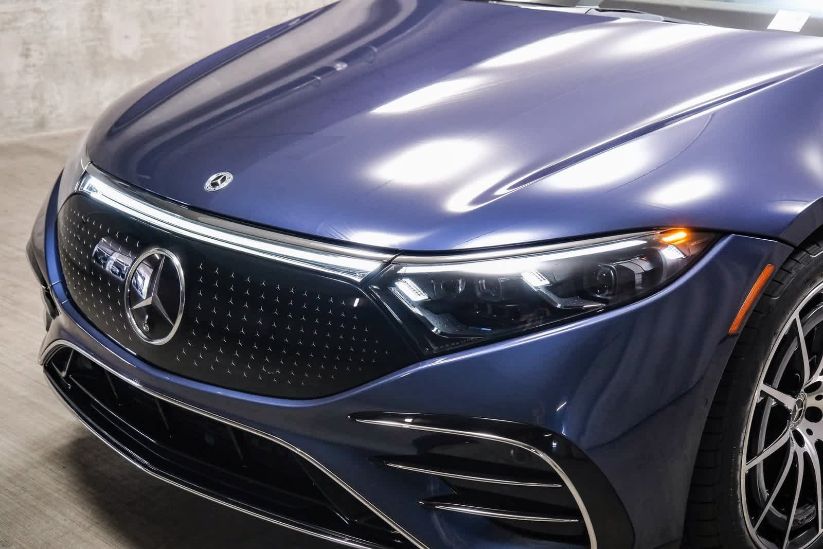 Thumbnail: 2023 Mercedes-Benz EQS - 6