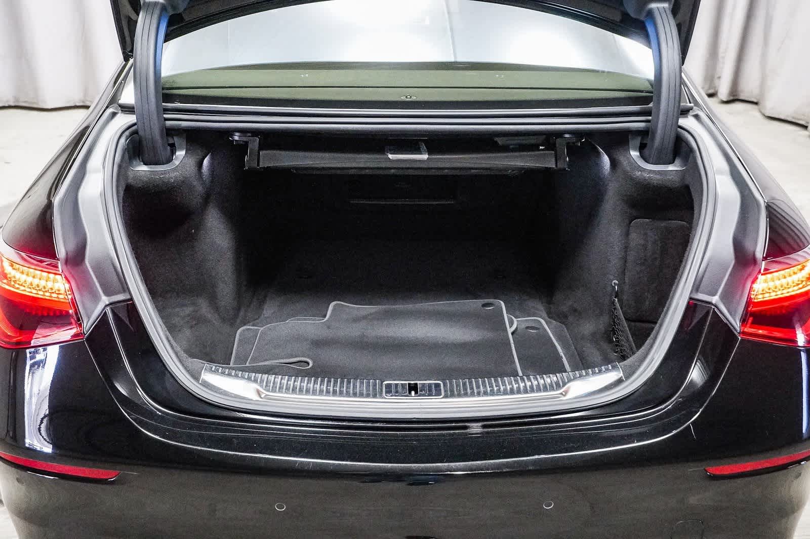Thumbnail: 2022 Mercedes-Benz S-Class - 27