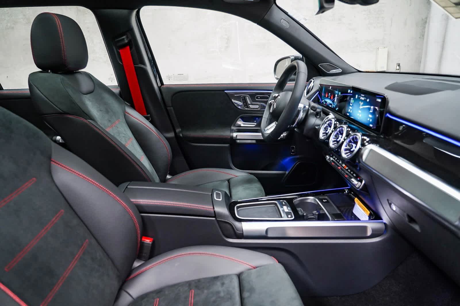 Thumbnail: 2025 Mercedes-Benz GLB - 17