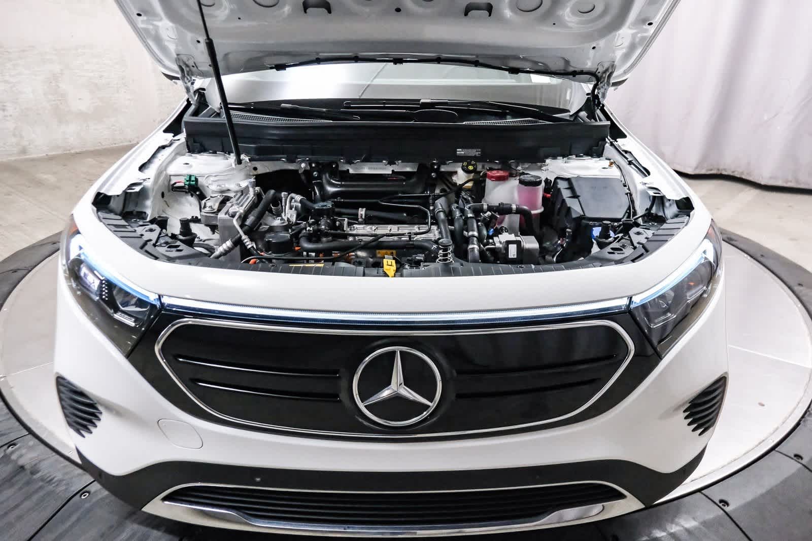 Thumbnail: 2023 Mercedes-Benz EQB - 25