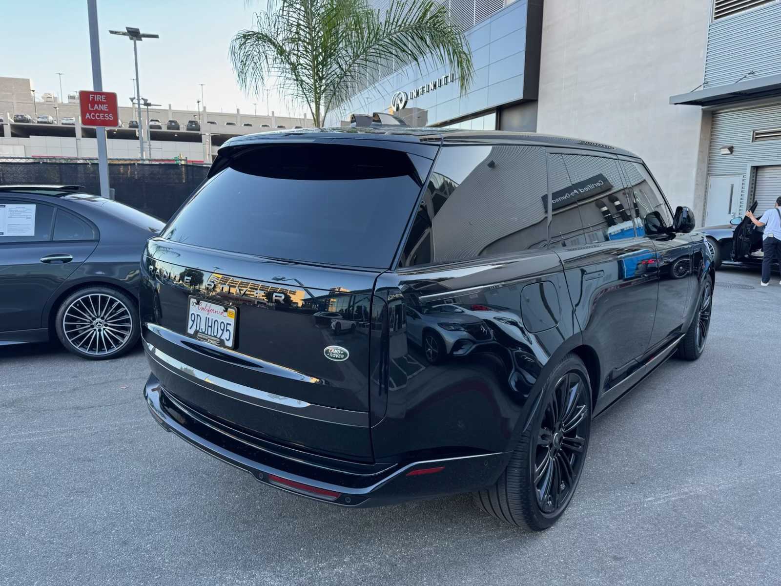 Thumbnail: 2023 Land Rover Range Rover - 3