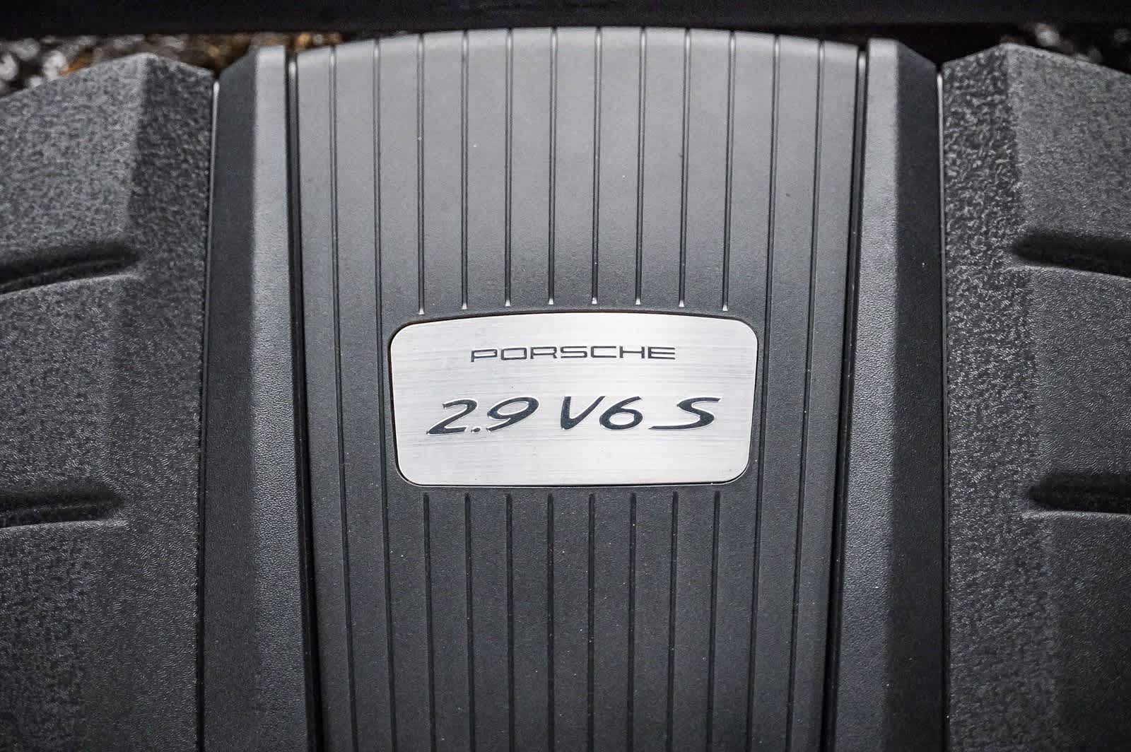 2023 Porsche Macan S 30