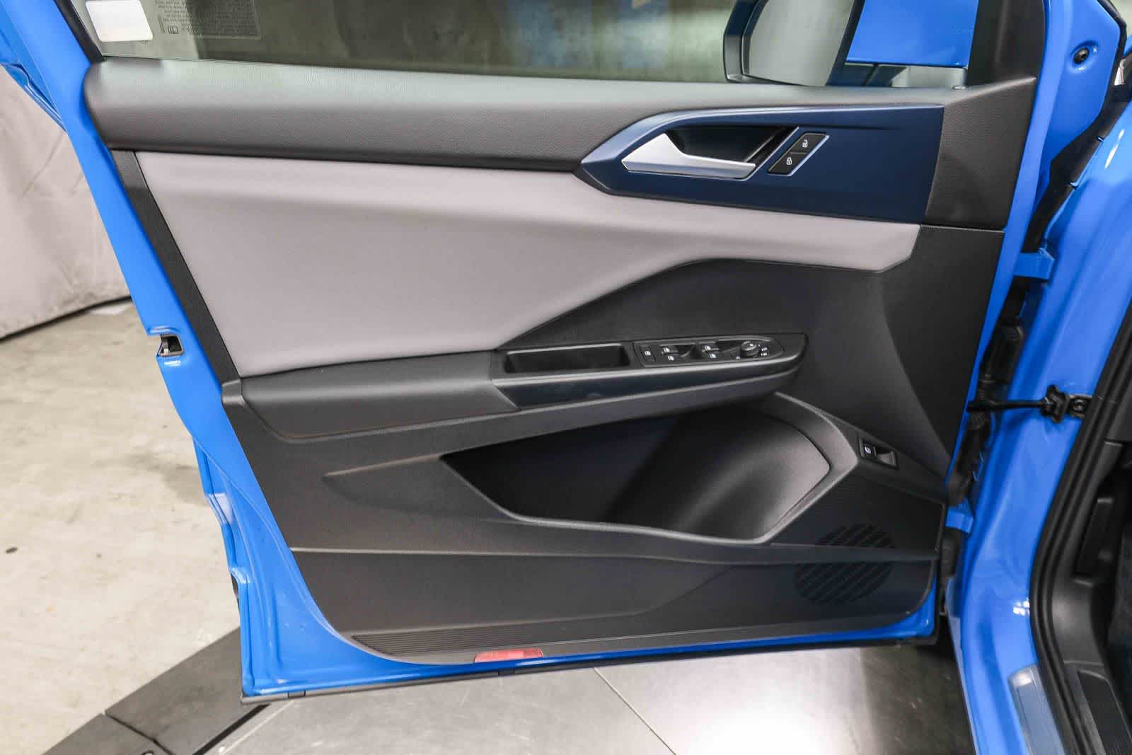 Thumbnail: 2022 Volkswagen Taos - 25