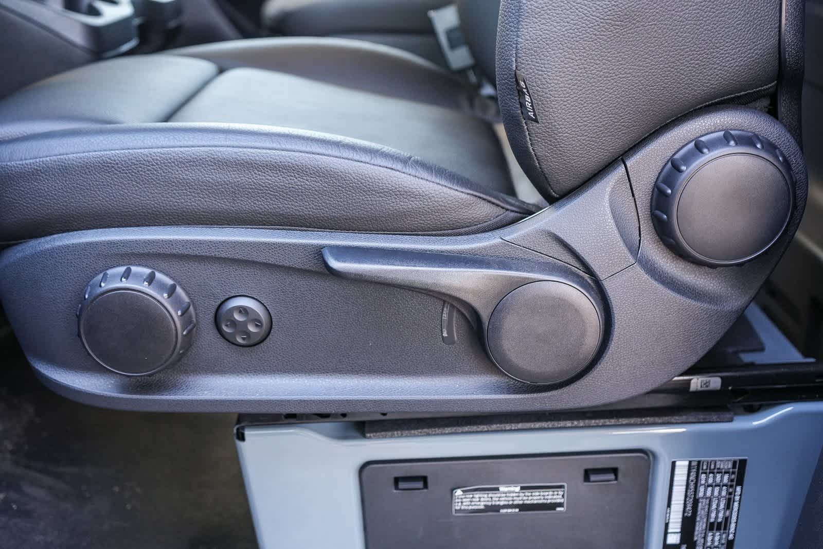 Thumbnail: 2025 Mercedes-Benz Sprinter - 19