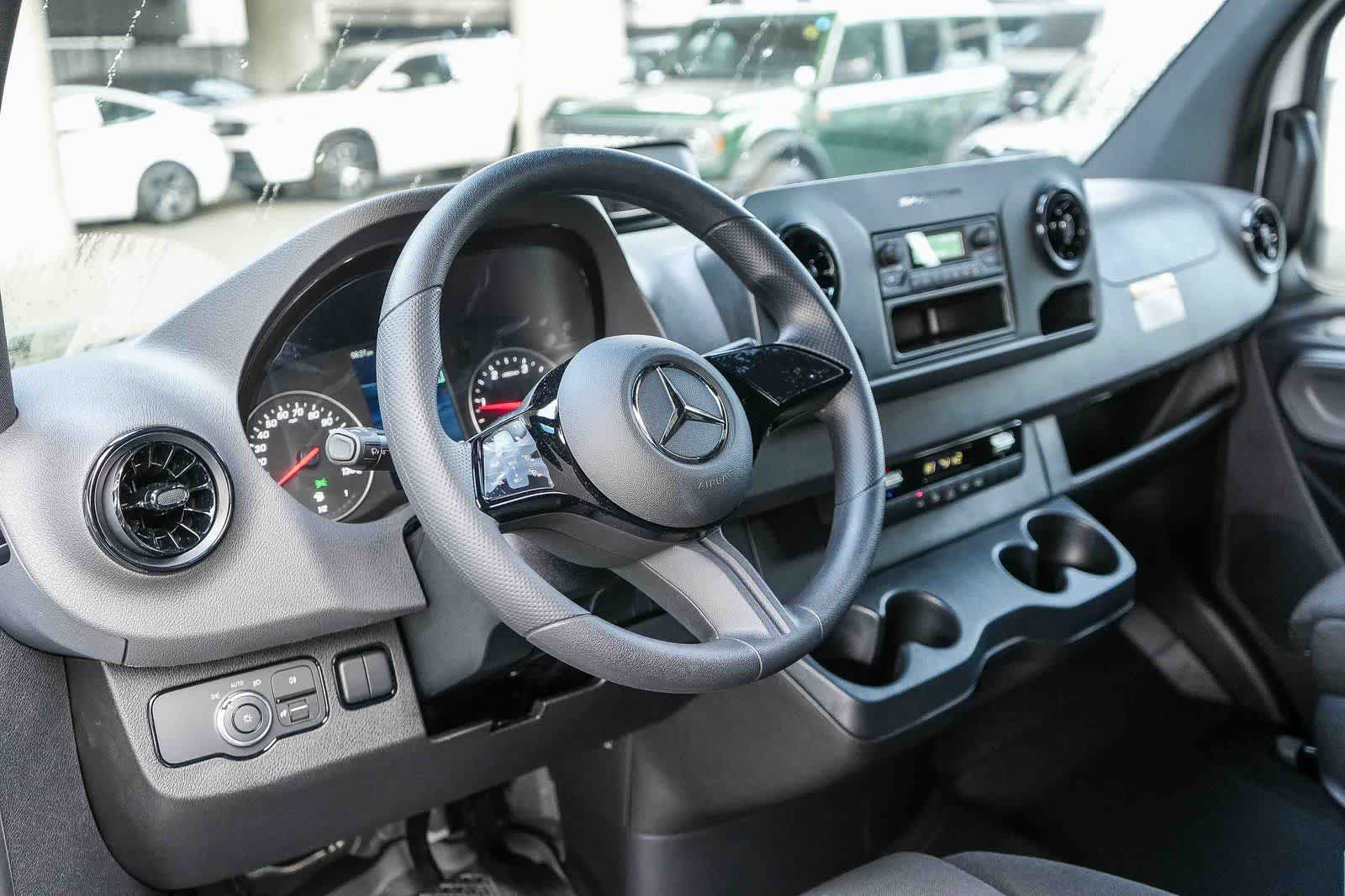 Thumbnail: 2026 Mercedes-Benz Sprinter - 12