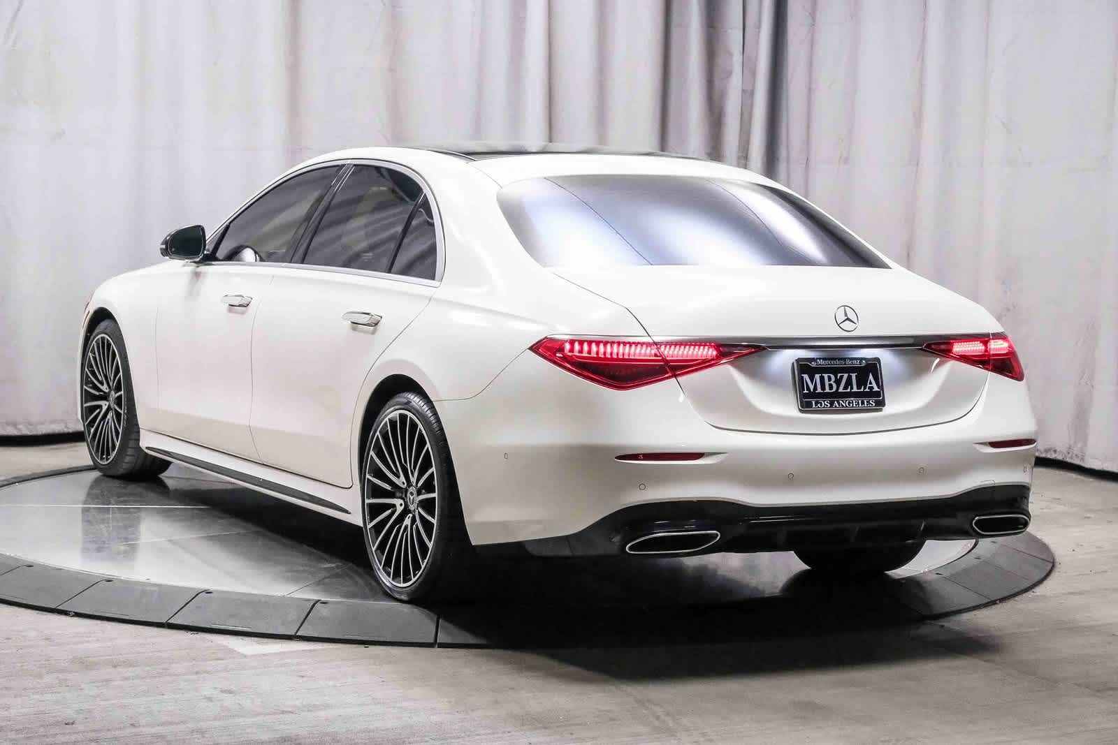 Thumbnail: 2022 Mercedes-Benz S-Class - 2