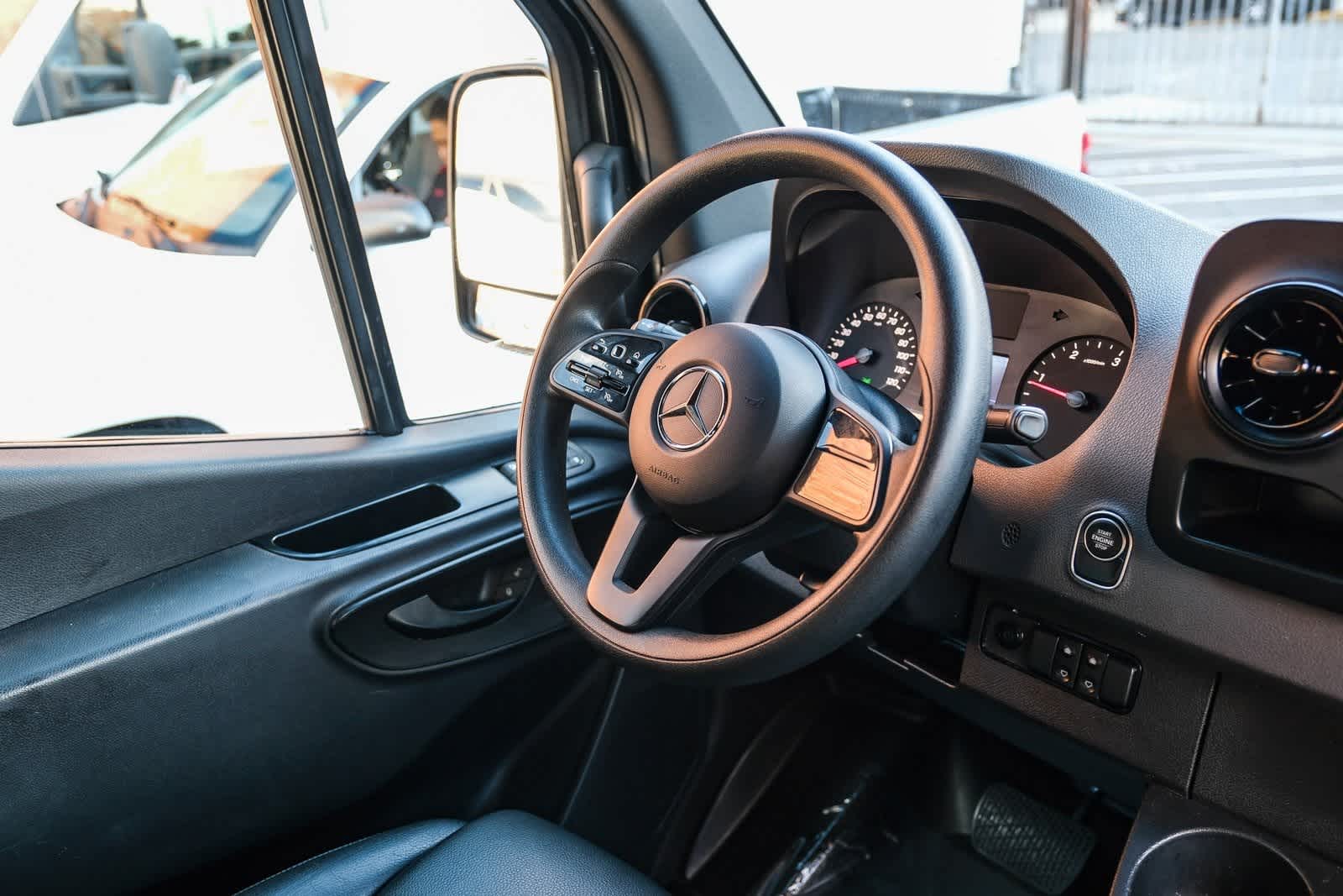 Thumbnail: 2023 Mercedes-Benz Sprinter - 16