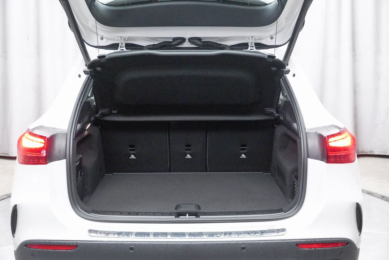 Thumbnail: 2025 Mercedes-Benz GLA - 27