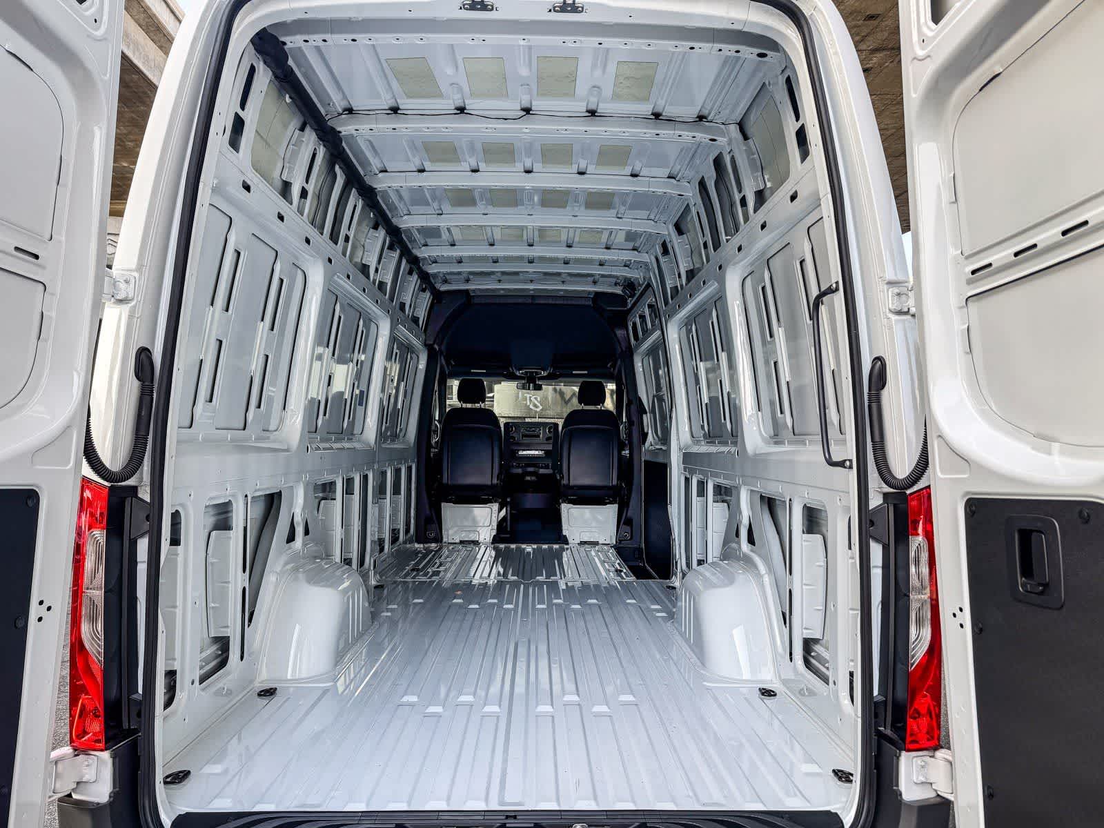 Thumbnail: 2026 Mercedes-Benz Sprinter - 23