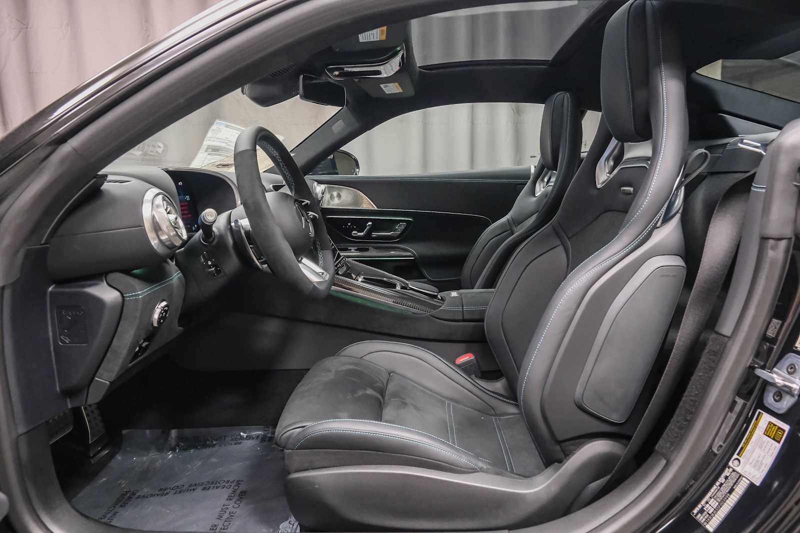 Thumbnail: 2025 Mercedes-Benz AMG GT - 18