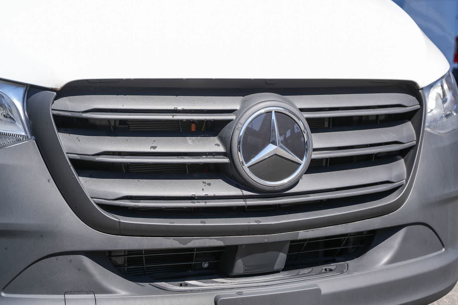 Thumbnail: 2025 Mercedes-Benz eSprinter - 5
