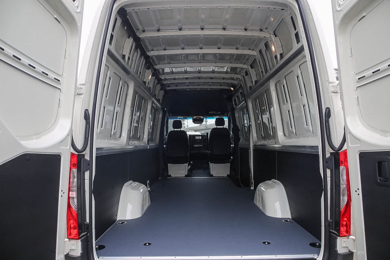 2024 Mercedes-Benz Sprinter 2500 21
