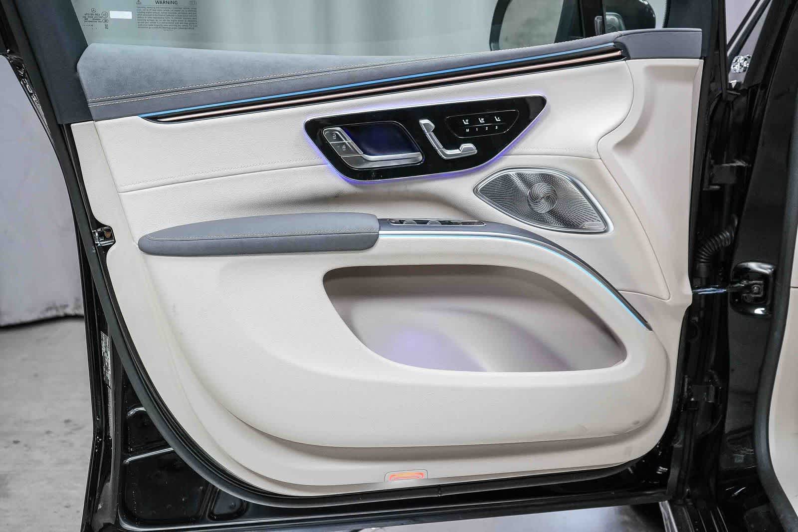 Thumbnail: 2026 Mercedes-Benz EQS - 21