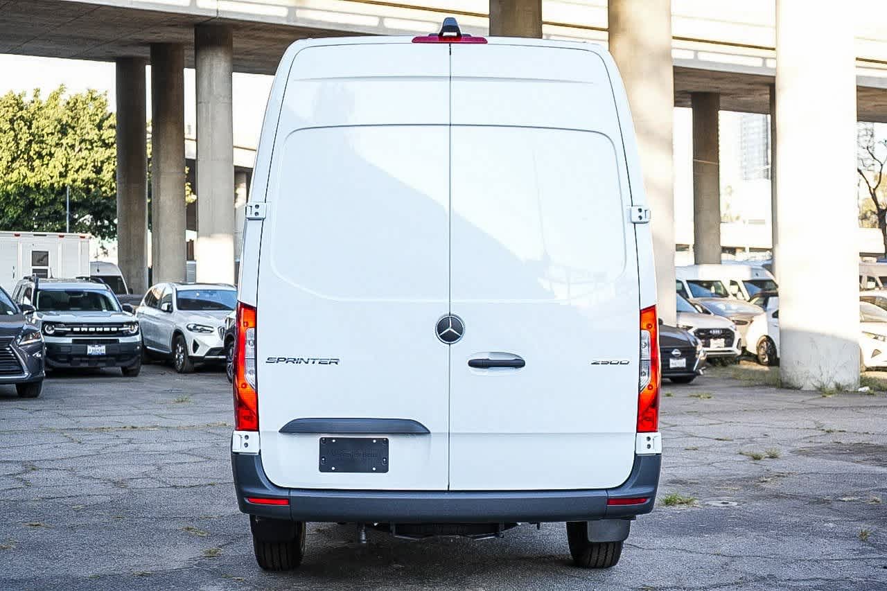 Thumbnail: 2026 Mercedes-Benz Sprinter - 7