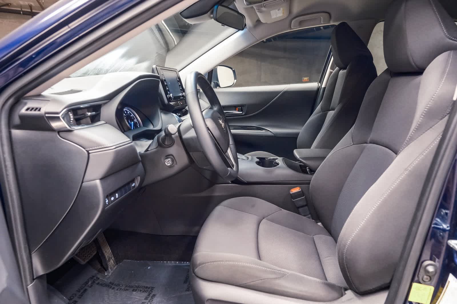 Thumbnail: 2021 Toyota Venza - 15