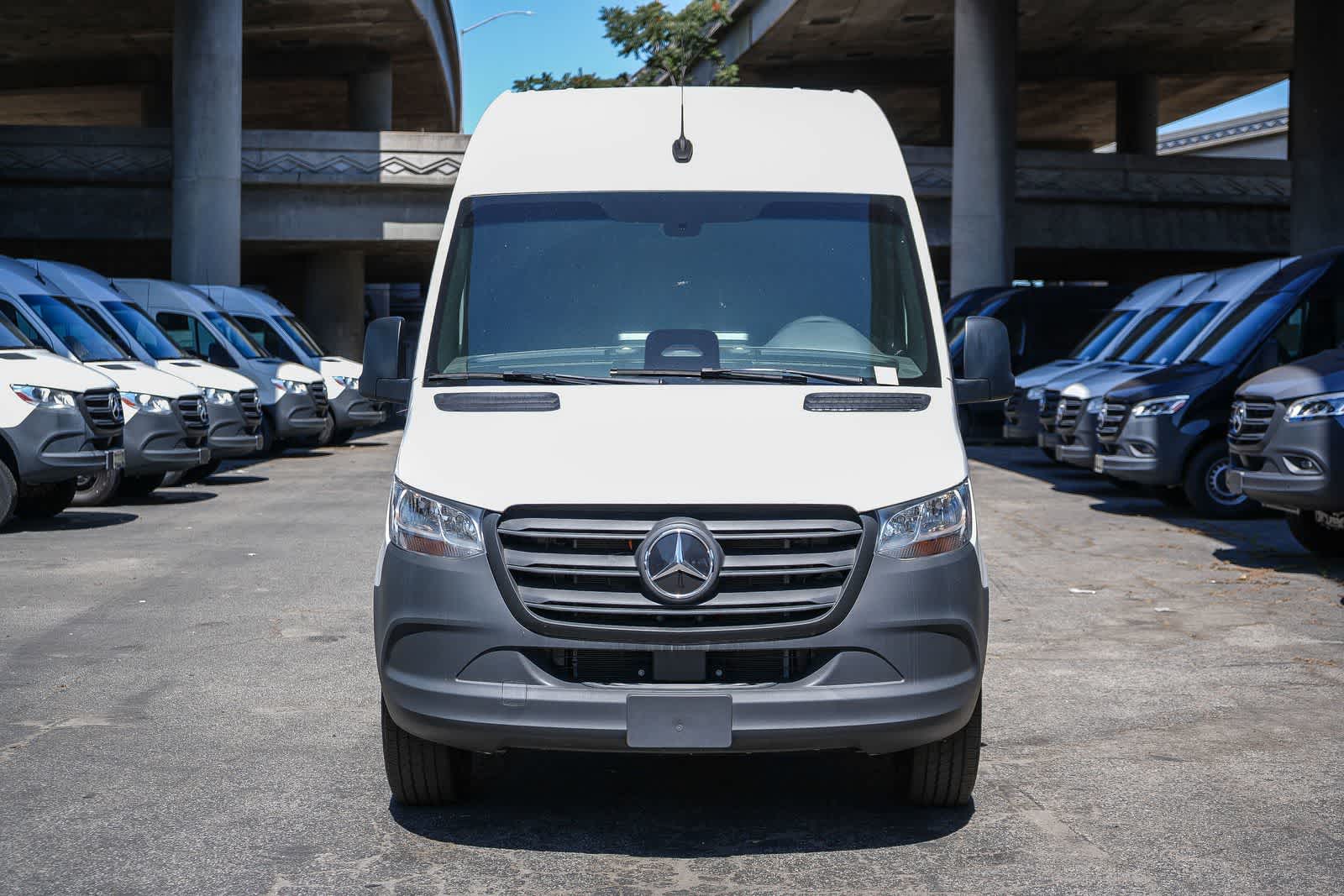 Thumbnail: 2025 Mercedes-Benz eSprinter - 2