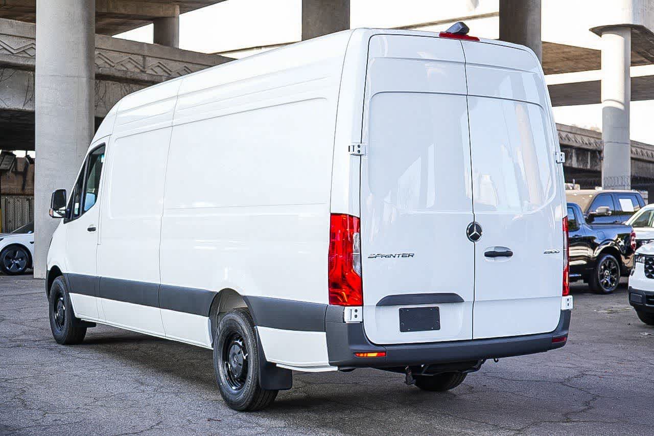Thumbnail: 2026 Mercedes-Benz Sprinter - 8