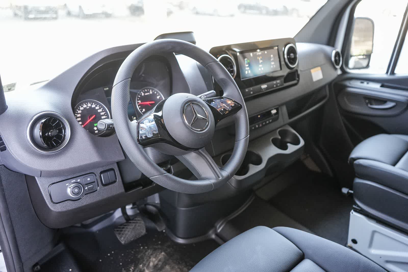 Thumbnail: 2026 Mercedes-Benz Sprinter - 13