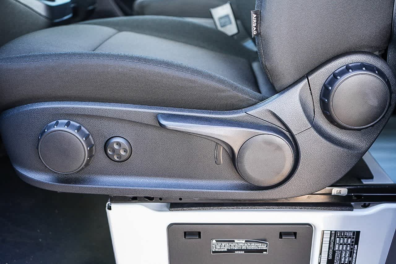 Thumbnail: 2026 Mercedes-Benz Sprinter - 18