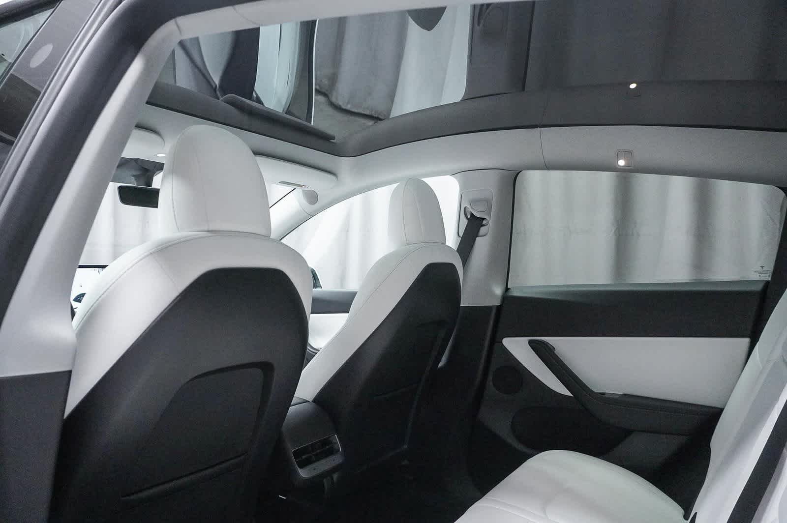 Thumbnail: 2021 Tesla Model Y - 17