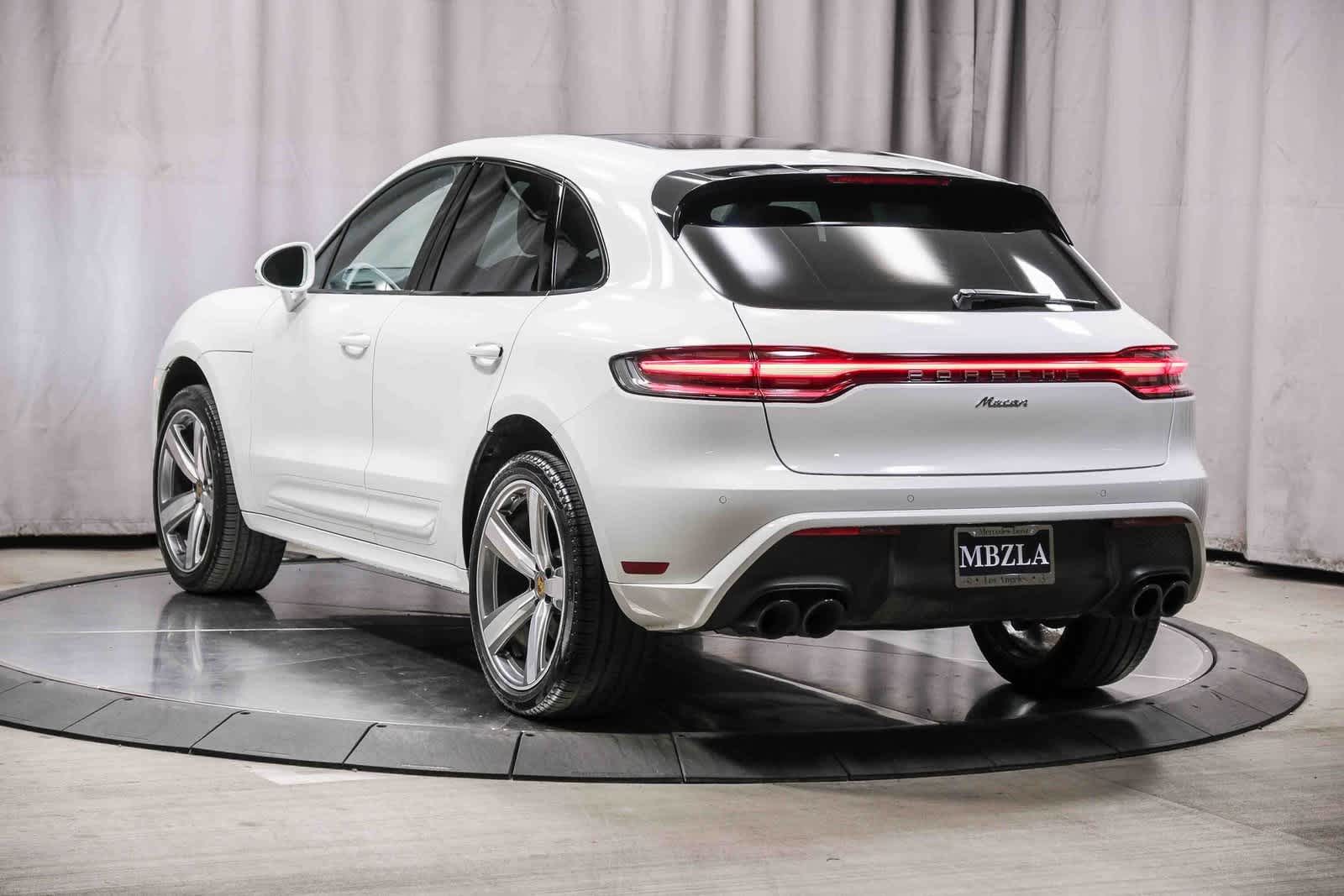 Thumbnail: 2024 Porsche Macan - 2