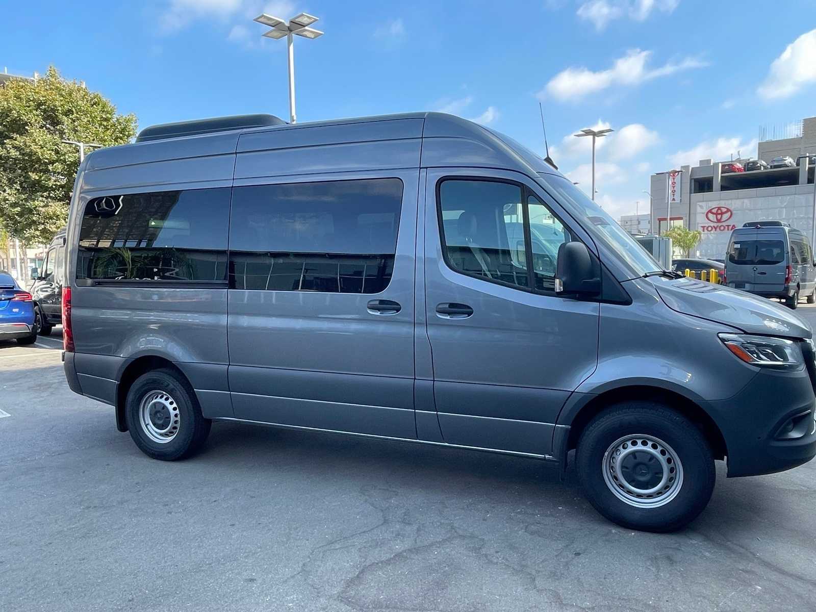 Thumbnail: 2024 Mercedes-Benz Sprinter - 4