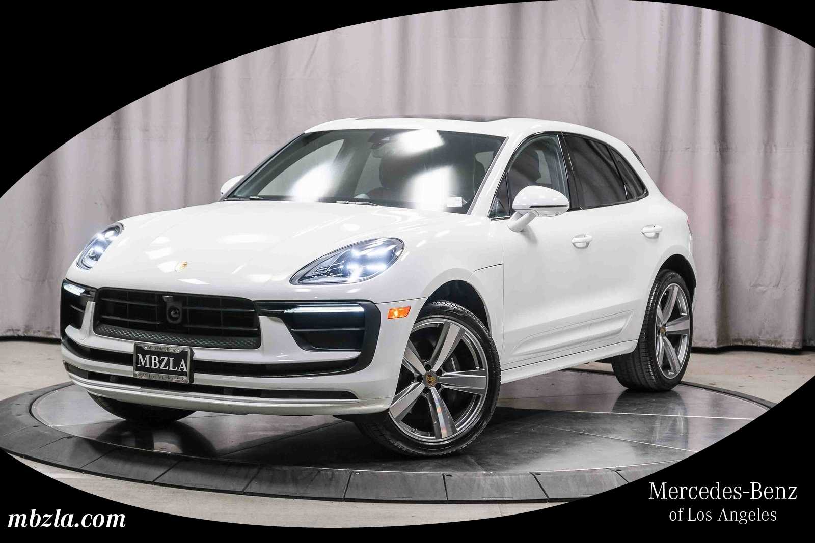 Thumbnail: 2024 Porsche Macan - 1