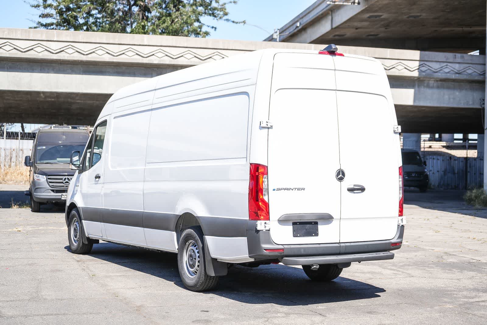 Thumbnail: 2025 Mercedes-Benz eSprinter - 8