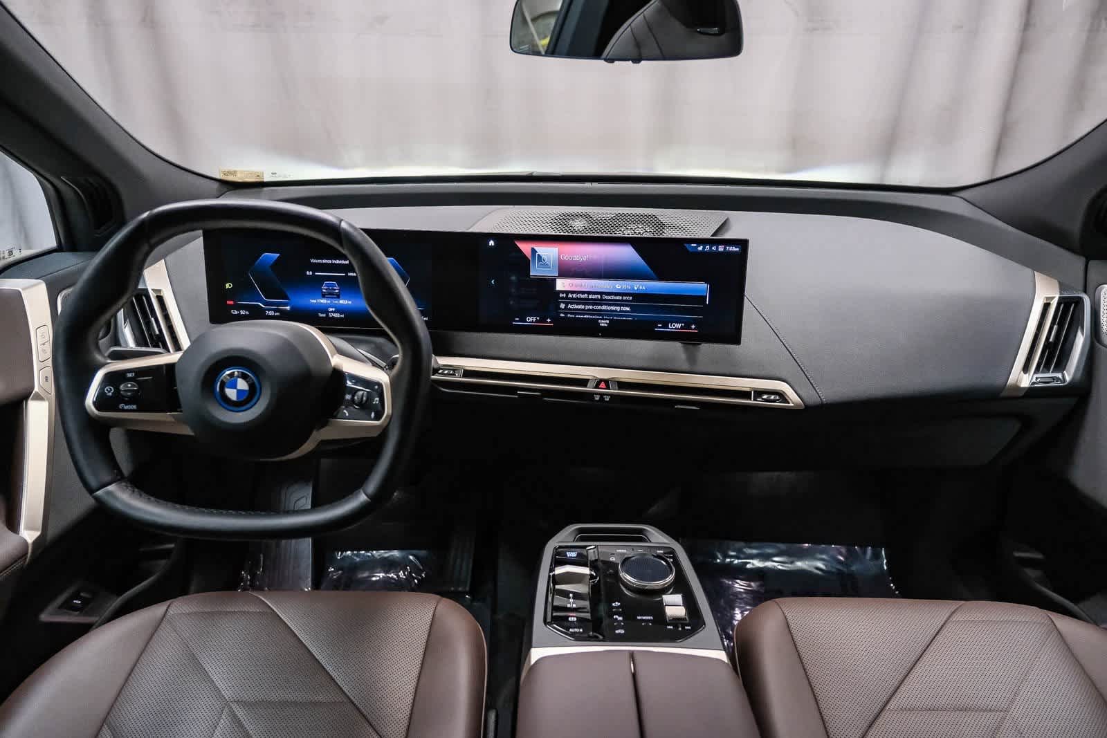 Thumbnail: 2023 BMW iX - 13