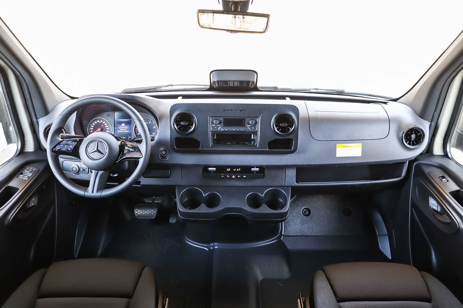 Thumbnail: 2026 Mercedes-Benz Sprinter - 12