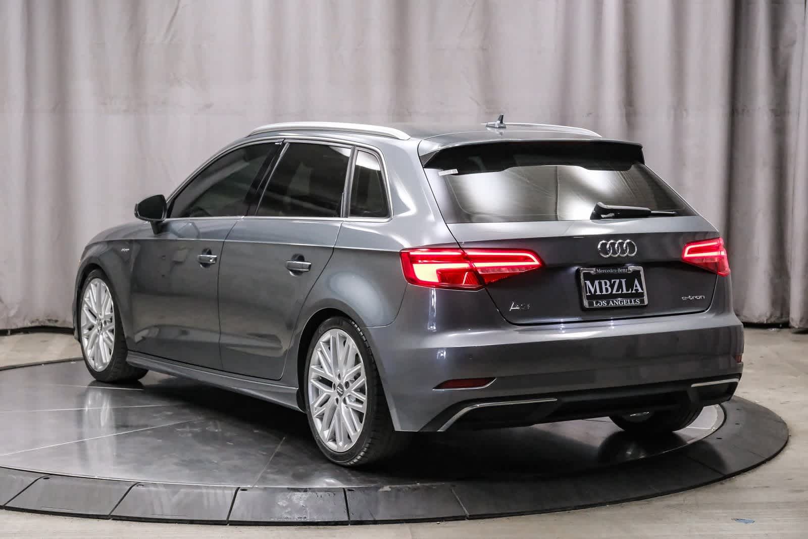 Thumbnail: 2018 Audi A3 e-tron - 2