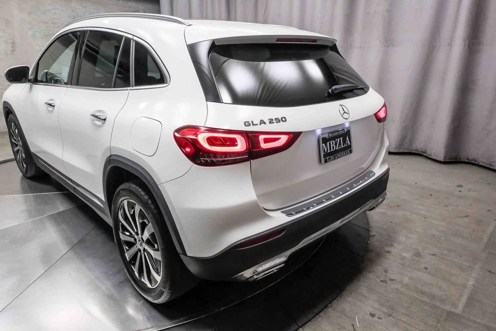 Thumbnail: 2023 Mercedes-Benz GLA - 8